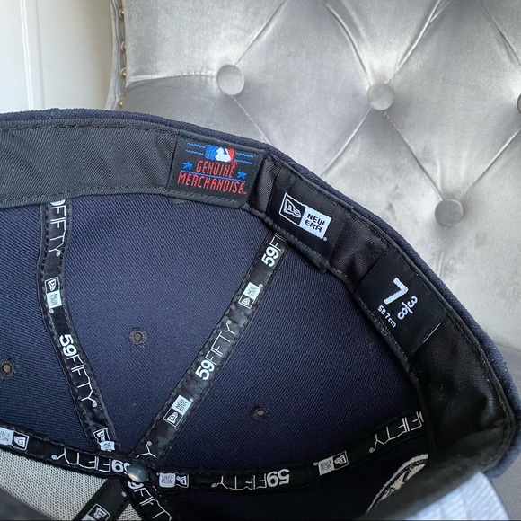 SOLDπ New Era NY Yankees Cap with Patch - Picture 6 of 7